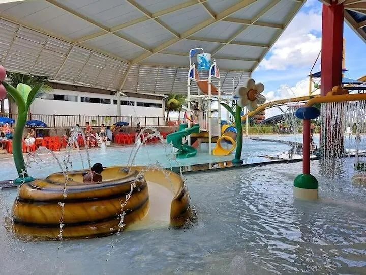 Flat Com Clube Diroma Gratis Todos Os Dias! Appartement Caldas Novas Brazilië